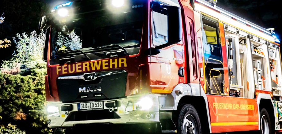 La photo montre le nouveau camion de pompiers 20 des pompiers volontaires d'Idar-Oberstein.